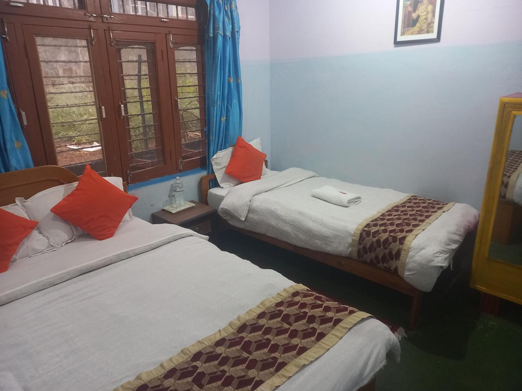 Galaxy Inn Guest House Pokhara Luaran gambar