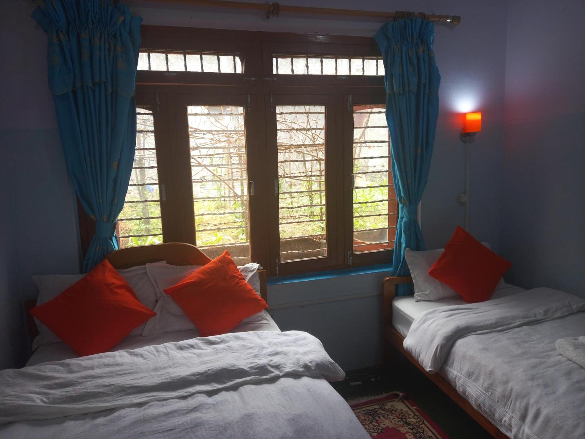 Galaxy Inn Guest House Pokhara Luaran gambar