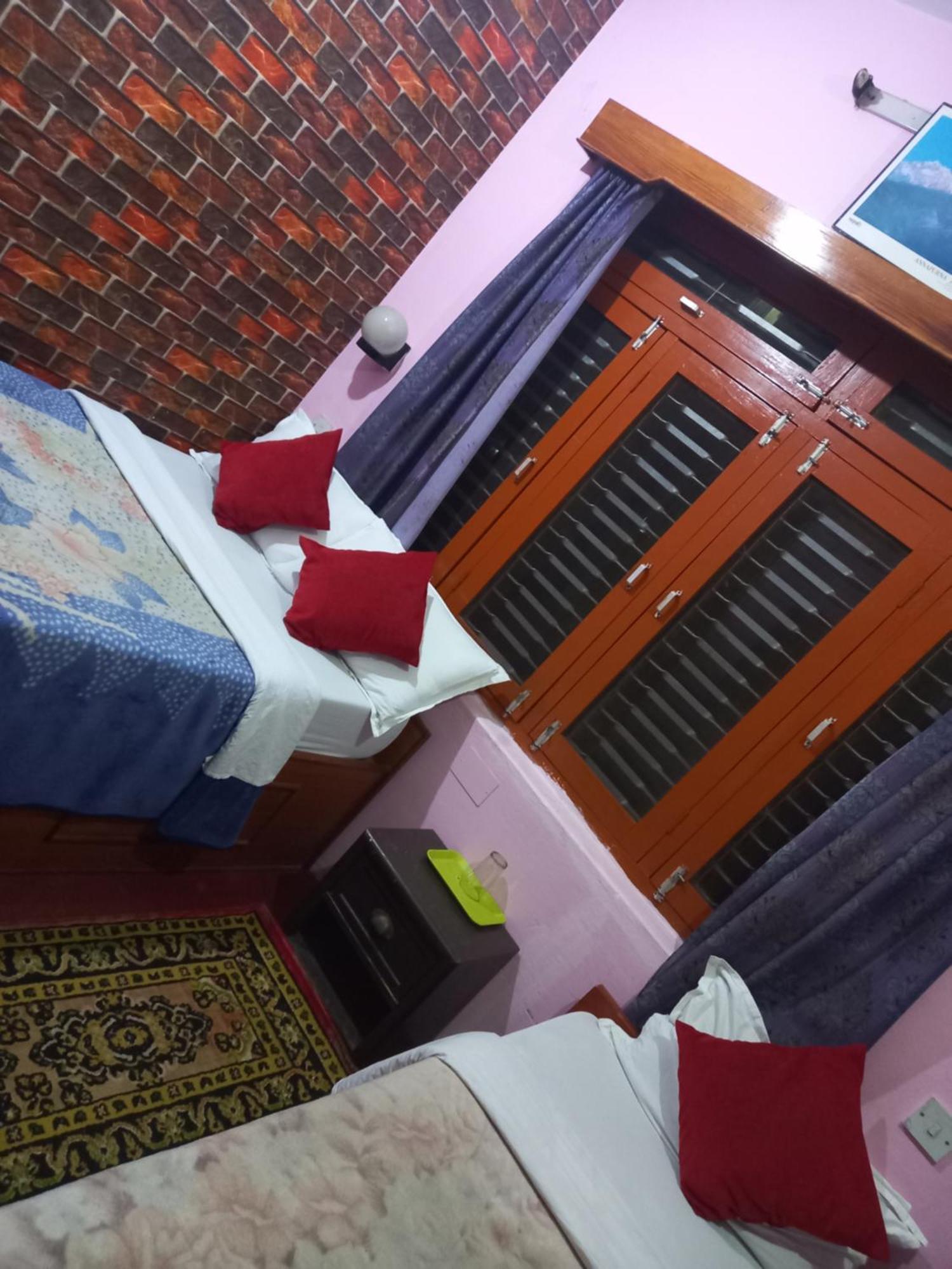 Galaxy Inn Guest House Pokhara Luaran gambar