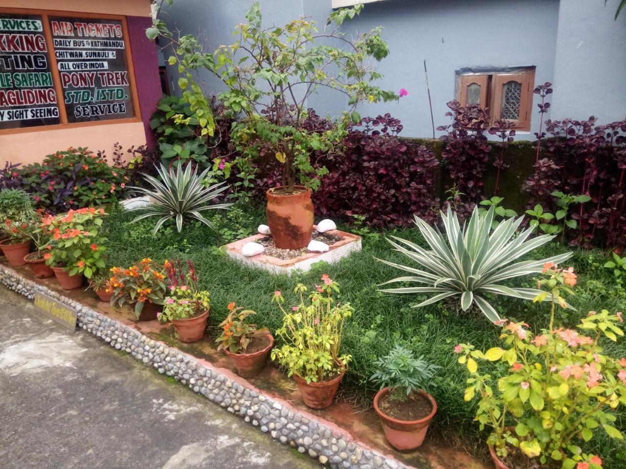 Galaxy Inn Guest House Pokhara Luaran gambar